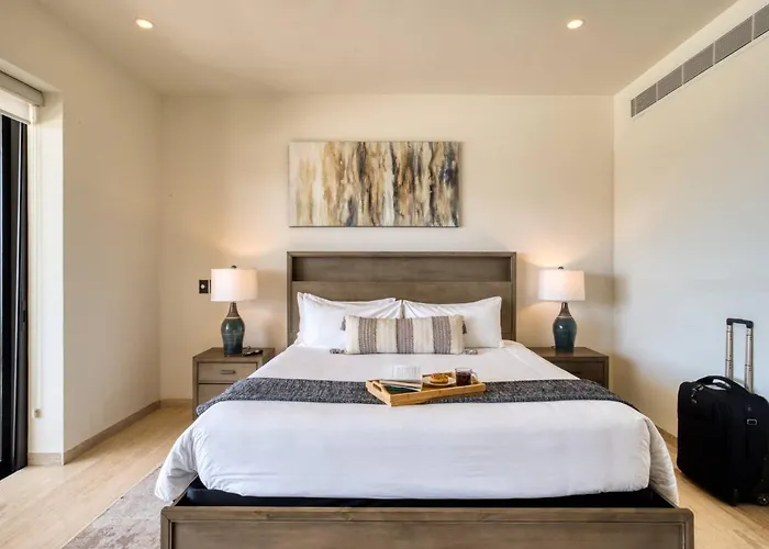 Group 13 16, No View, 3br, 12 Pax Apartment *