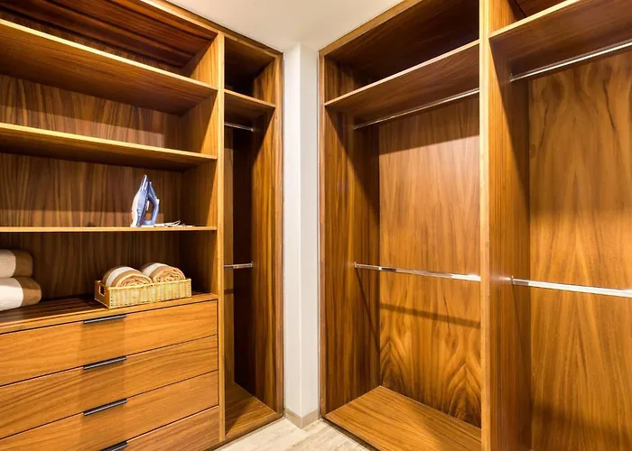 Group 13 16, No View, 3br, 12 Pax